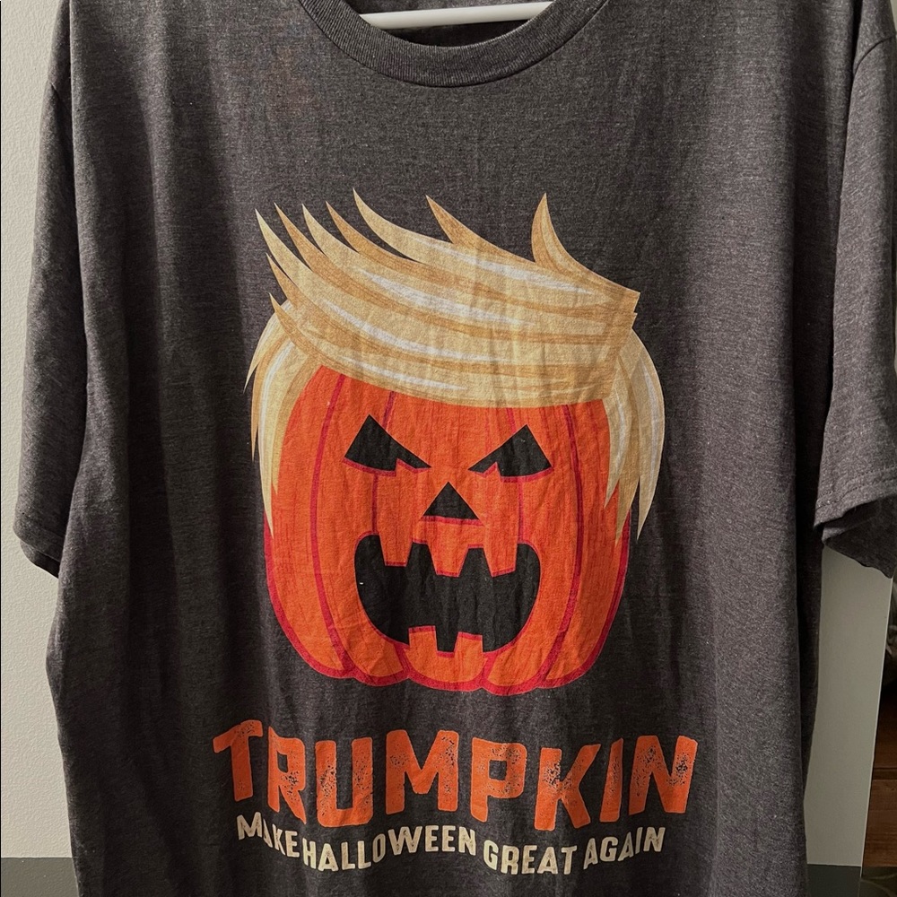 TRUMPkin t-shirt. Halloween. Unisex. Size XL. Dark grey. Only worn twice!